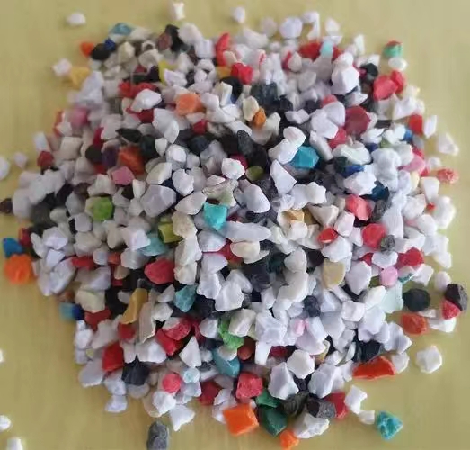 Resin sand is a common casting material, which is made of epoxy resin, resin, curing agent and hardening agent after special treatment. This kind of material has the advantages of high hardness, good compression resistance and few pores,
